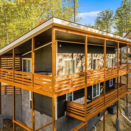 Luxury Modern Gatlinburg Cabin Hot Tub And Sauna